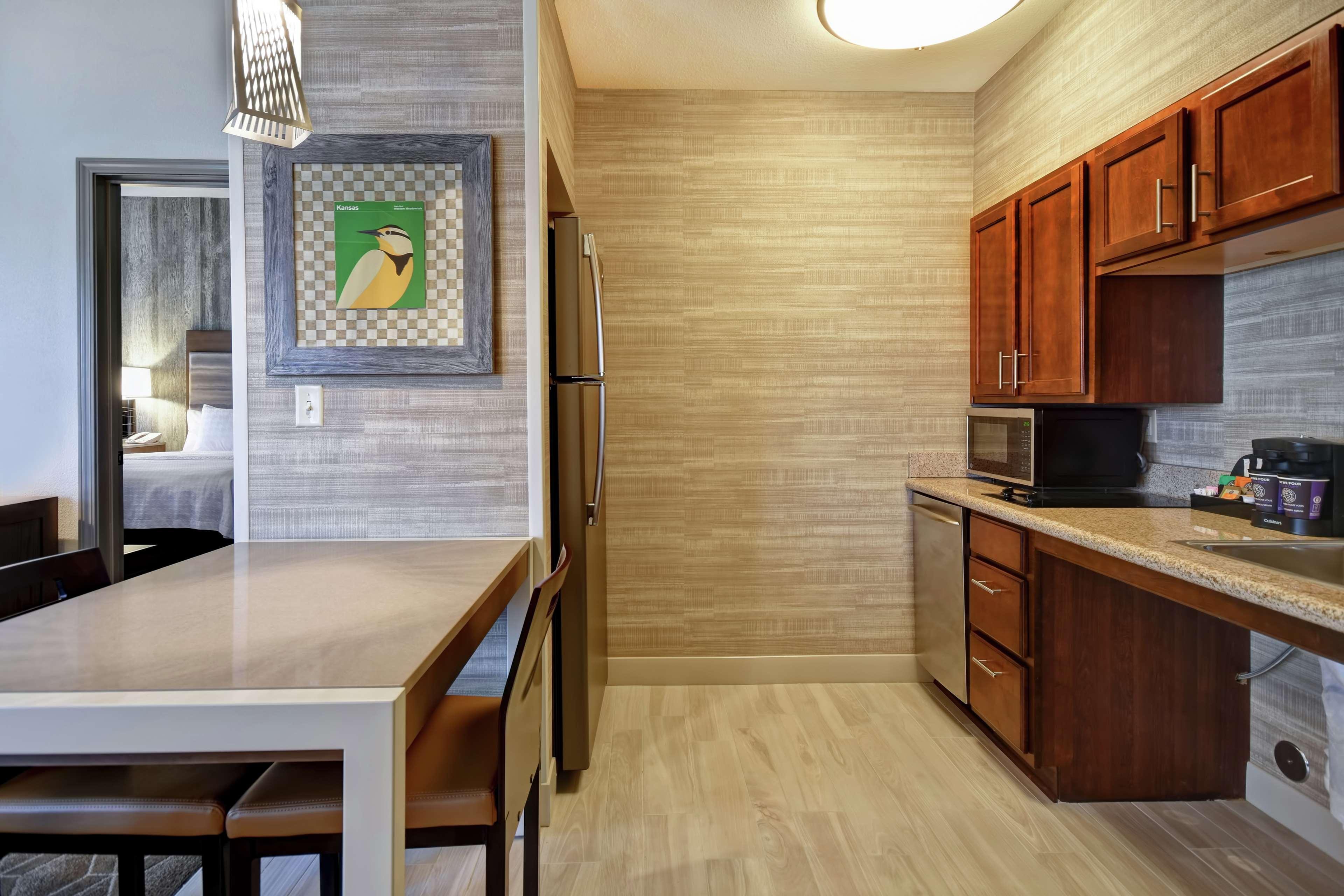 וויצ'יטה Homewood Suites By Hilton At The Waterfront מראה חיצוני תמונה