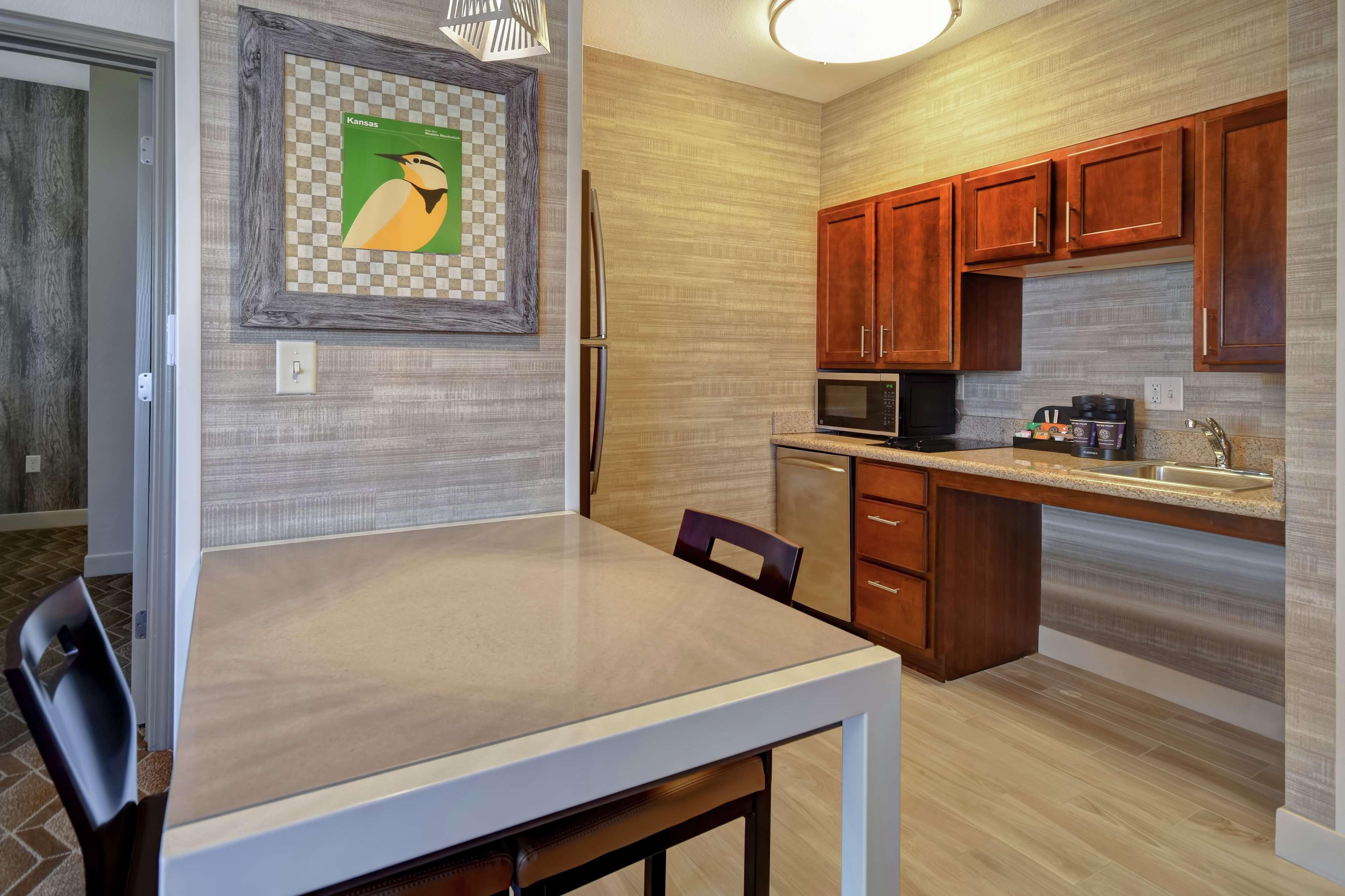 וויצ'יטה Homewood Suites By Hilton At The Waterfront מראה חיצוני תמונה