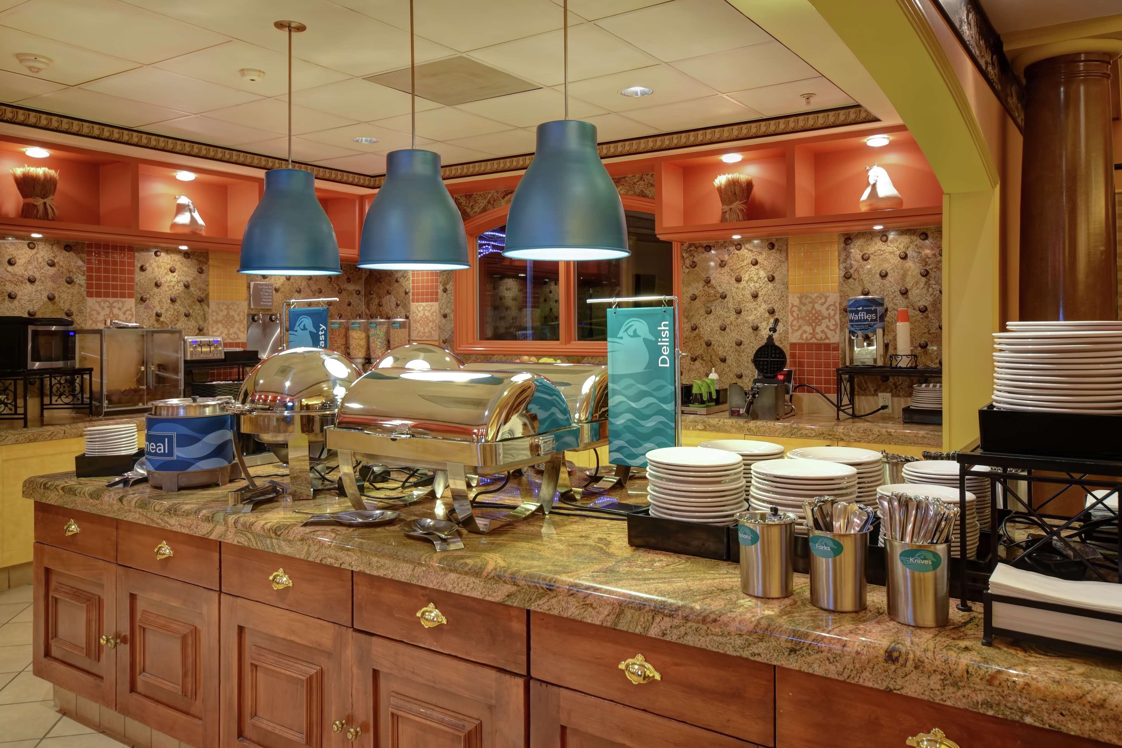 וויצ'יטה Homewood Suites By Hilton At The Waterfront מראה חיצוני תמונה
